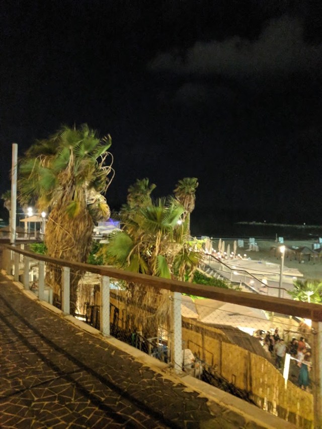 Tel Aviv Beach 2.jpg